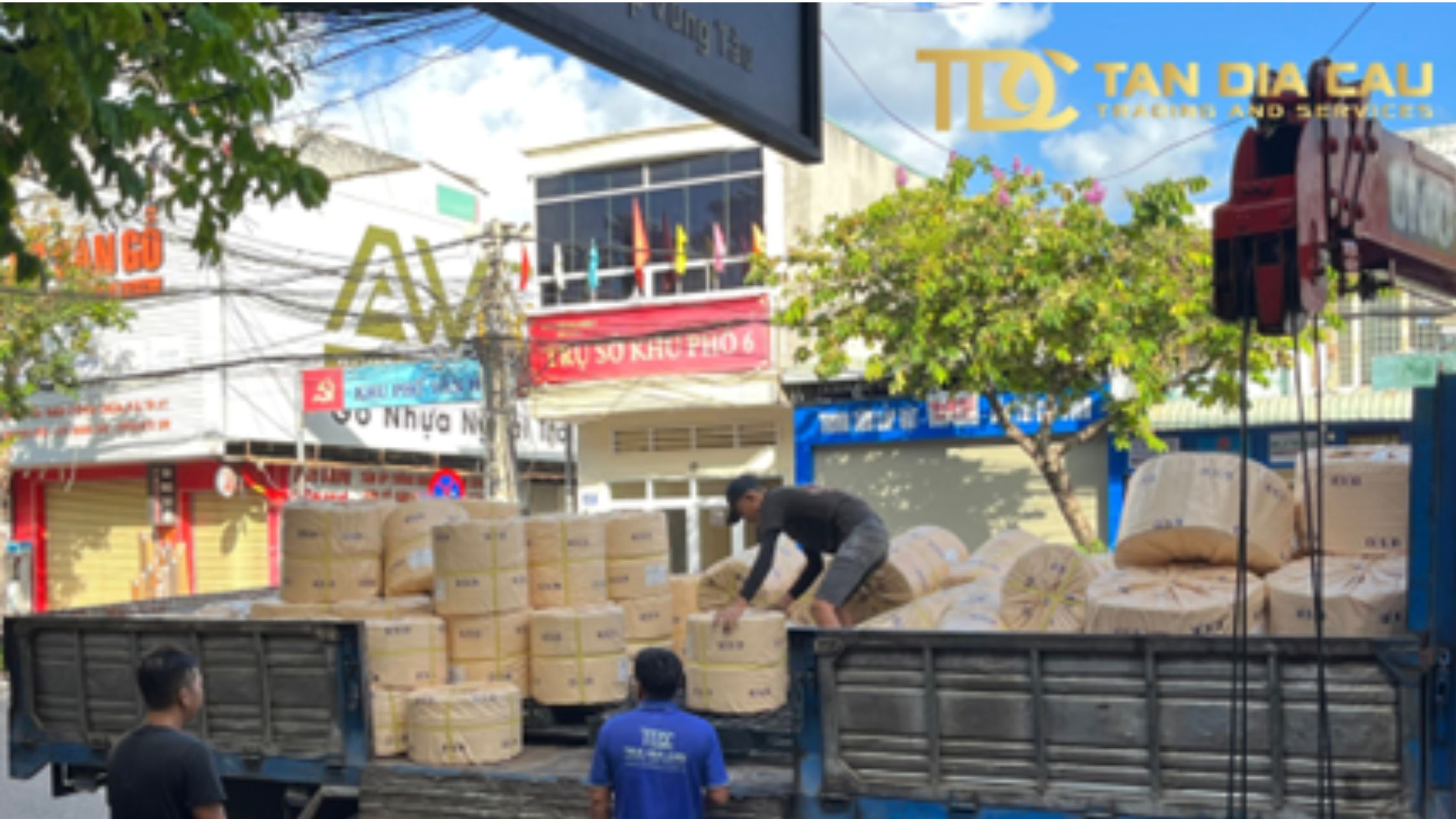 10.000+ sản phẩm sẵn kho, xuất hàng trong 24 giờ